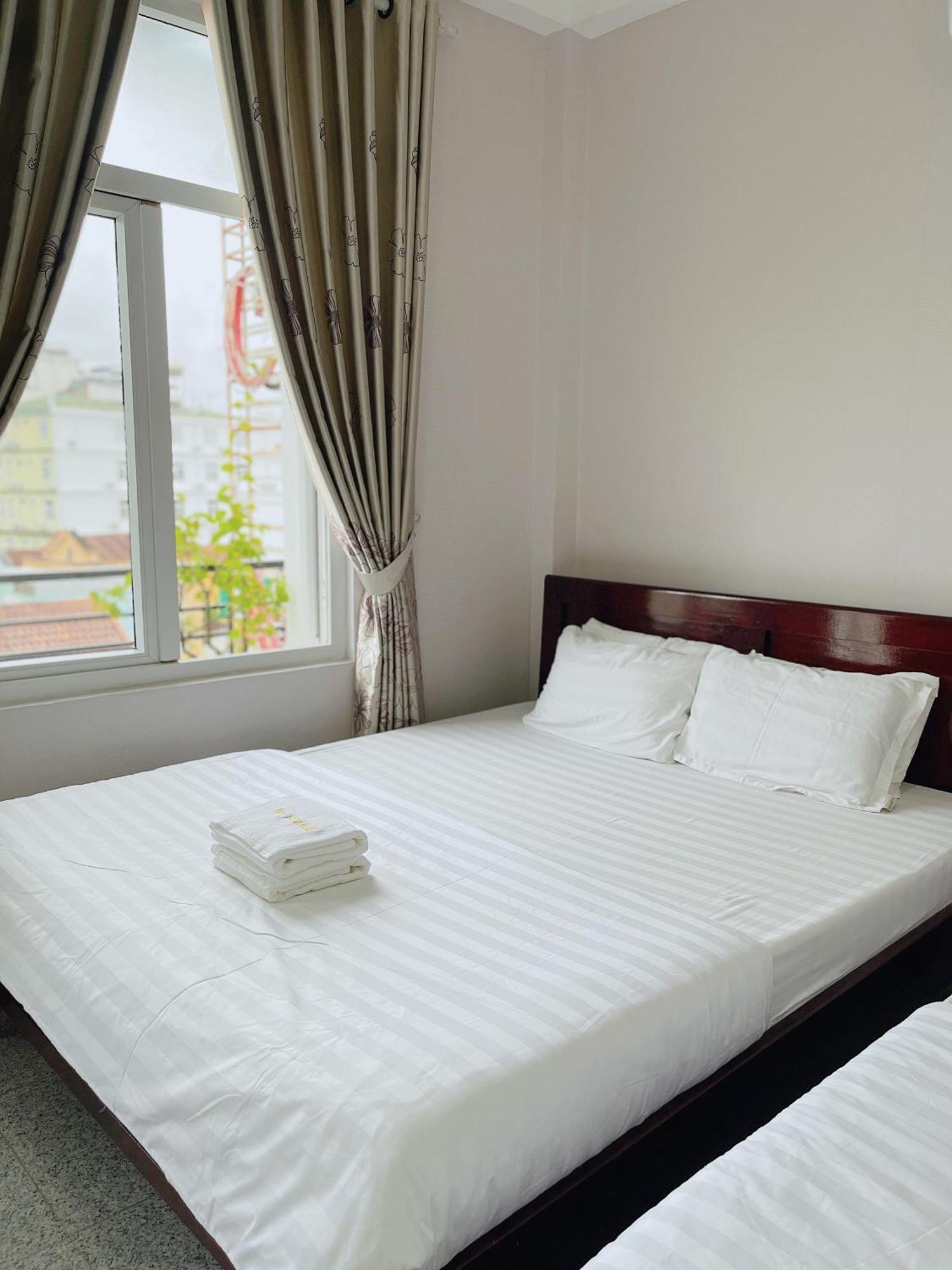 Amy Hotel Hue Buitenkant foto