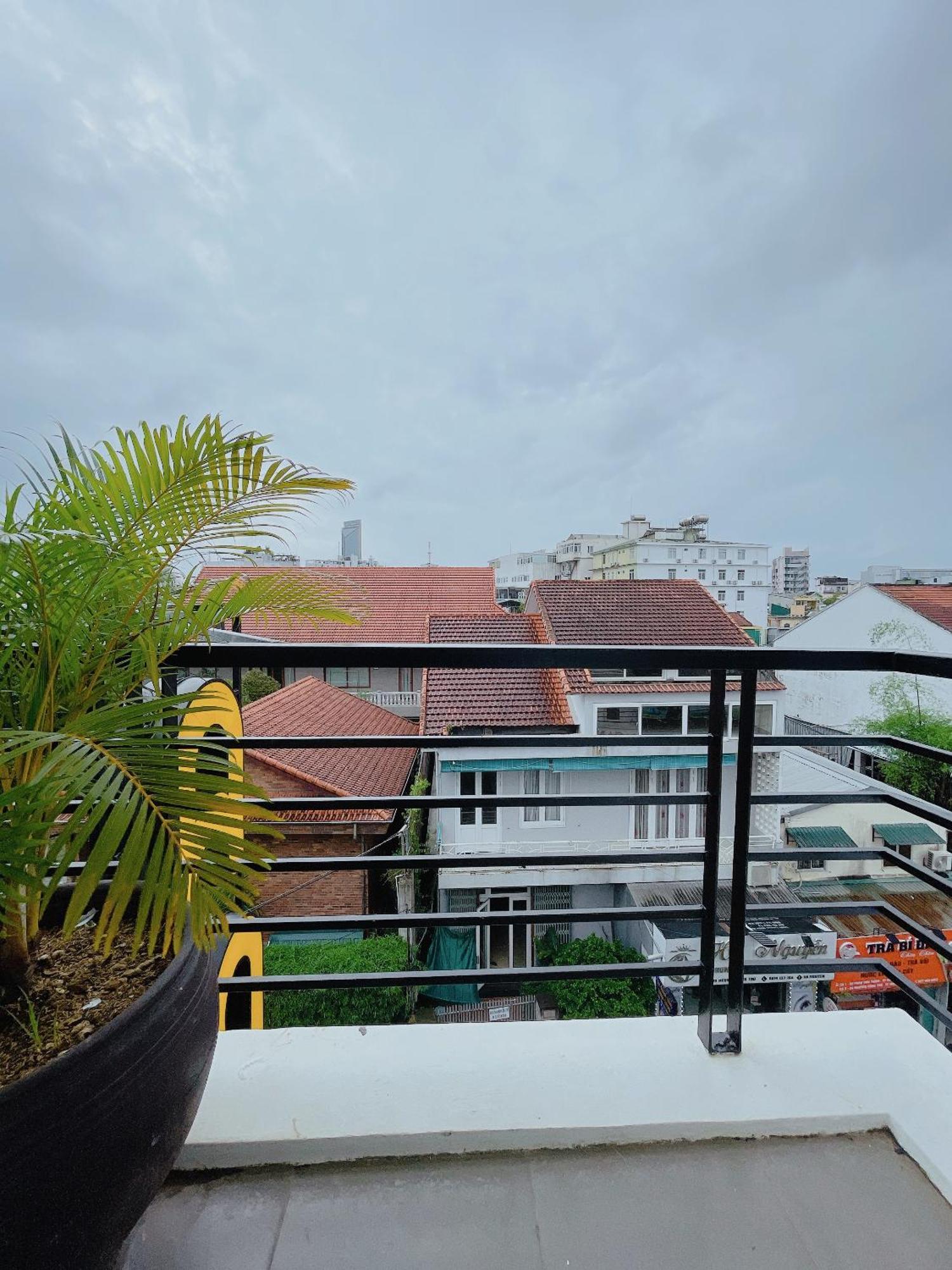 Amy Hotel Hue Buitenkant foto