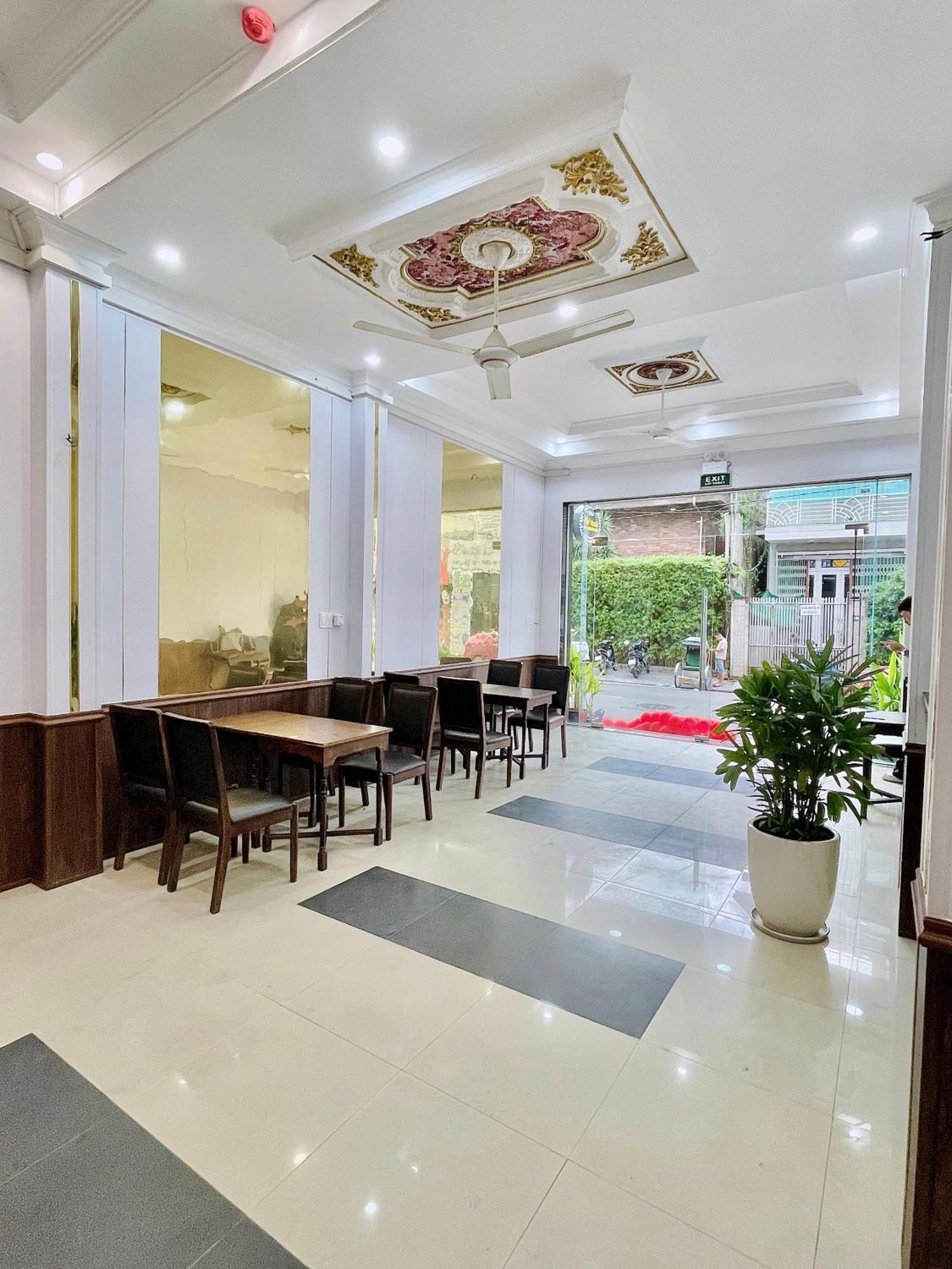 Amy Hotel Hue Buitenkant foto